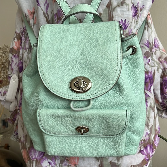 COACH MINI LEATHER Backpack ( mint green) - Picture 2 of 15